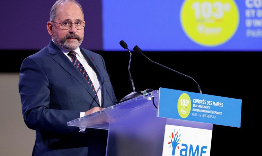 Arrêts maladie des fonctionnaires : cela appauvrirait les agents qui "ne peuvent pas accepter une réduction de revenus", estime le vice-président de l'AMF