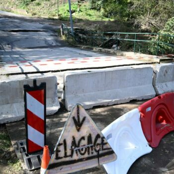 Dans le Var, près de 600  personnes bloquées après l’effondrement d’un pont : «Pour l’instant, j’ai de quoi manger et boire»