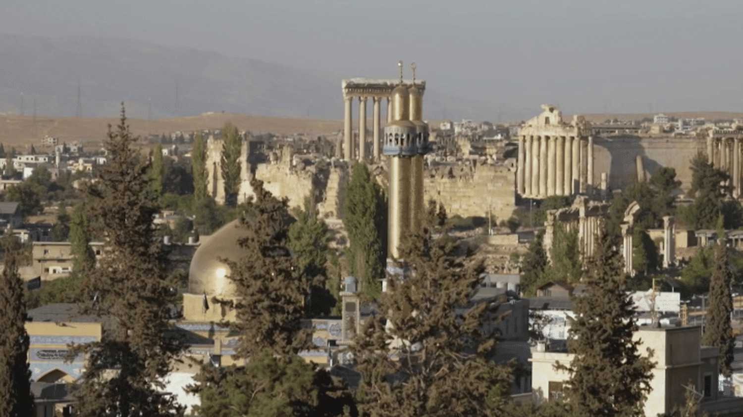 Guerre au Proche-Orient : au cœur de la ville libanaise de Baalbek, berceau du Hezbollah