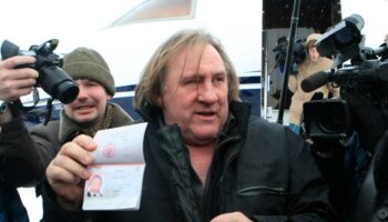 Le procès de Gérard Depardieu renvoyé à mars 2025 en raison de son état de santé