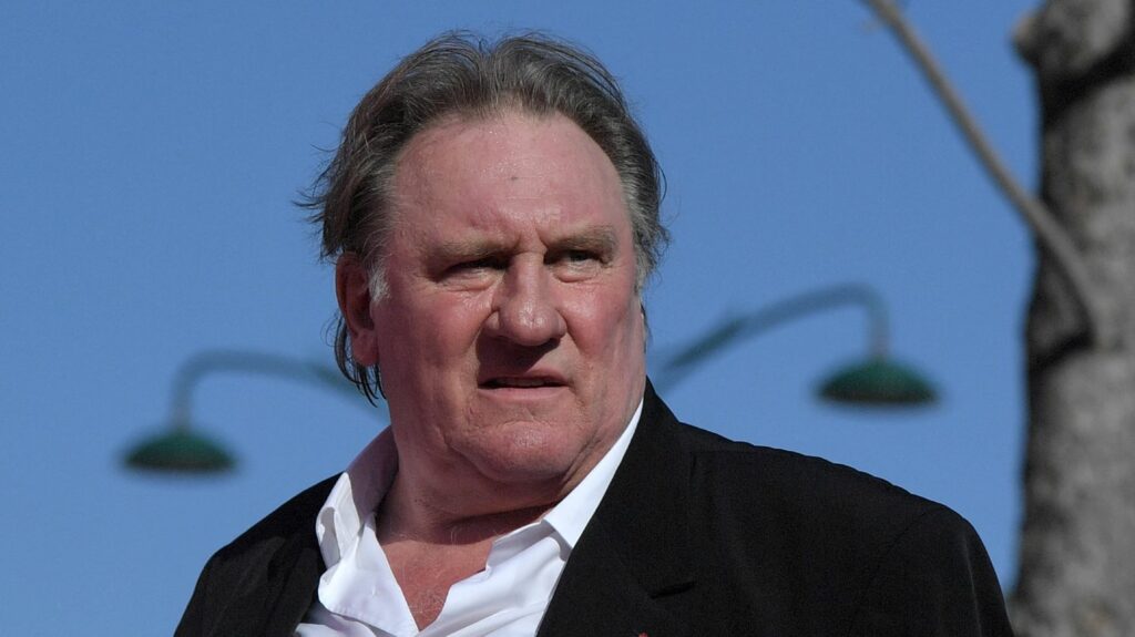 "Il est dans l'intérêt de tous que Gérard Depardieu puisse s'expliquer" : le procès de l'acteur pour agressions sexuelles renvoyé aux 24 et 25 mars 2025