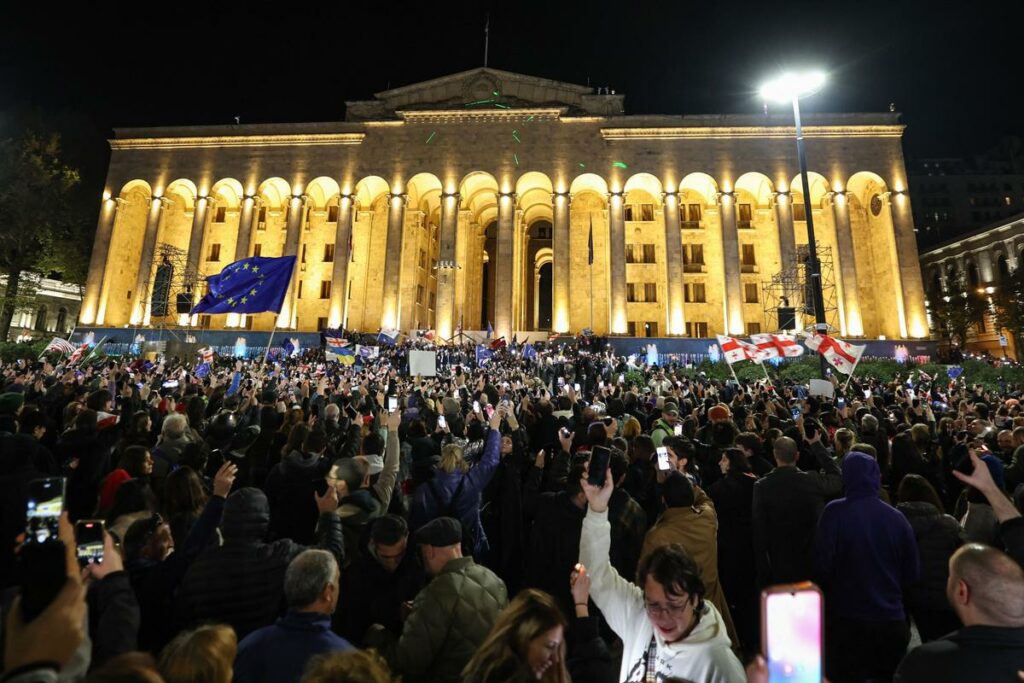 En Géorgie, l’opposition manifeste contre la victoire du parti au pouvoir lors de législatives controversées