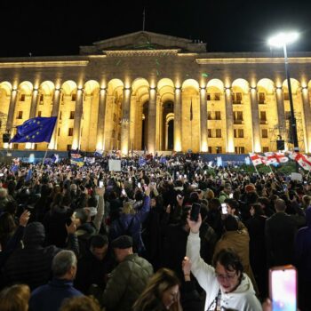 En Géorgie, l’opposition manifeste contre la victoire du parti au pouvoir lors de législatives controversées