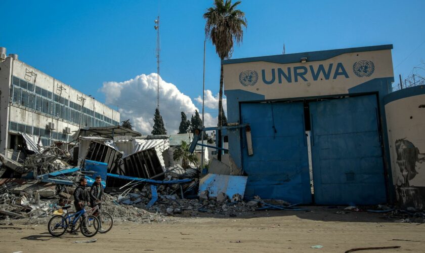 L'interdiction des activités de l'UNRWA en Israël va mener à "l'effondrement des opérations humanitaires" de l'agence, dénonce sa porte-parole