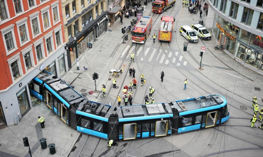 Un tramway fou finit sa course dans un magasin à Oslo, faisant quatre blessés