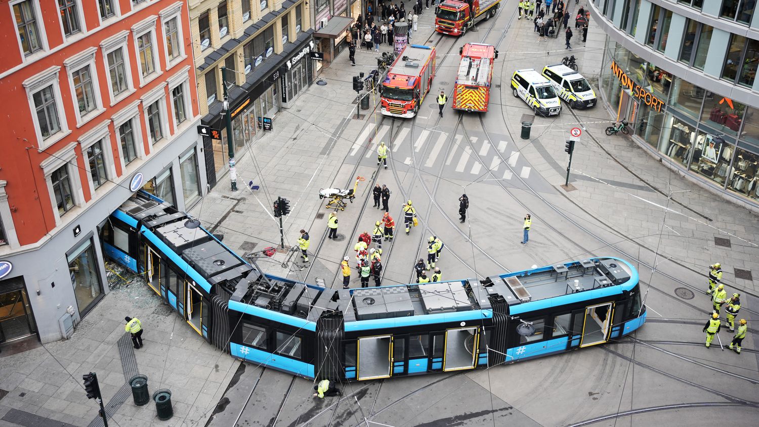 Un tramway fou finit sa course dans un magasin à Oslo, faisant quatre blessés