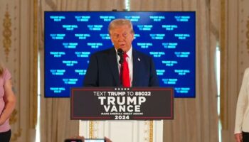 Verfolgen Sie die hier Trumps Rede in Palm Beach im Livestream