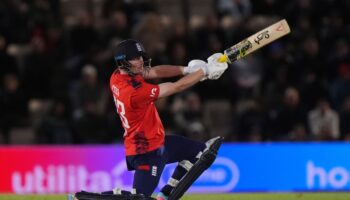 ‘Like riding a bike’: Jordan Cox unfazed by return to wicketkeeping with England