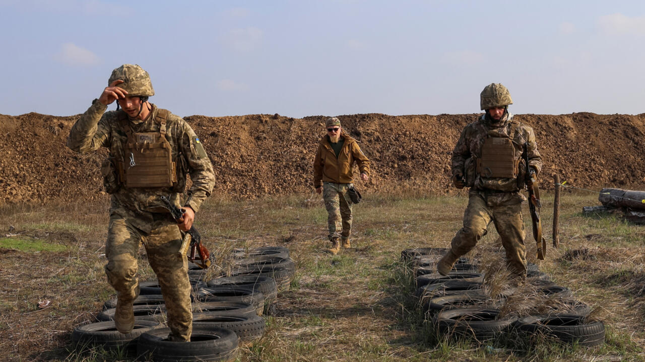 L'Ukraine annonce la mobilisation de 160 000 hommes face aux avancées russes