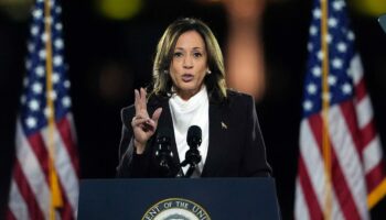 À Washington, Kamala Harris met en garde contre un retour du “tyran” Trump à la Maison-Blanche