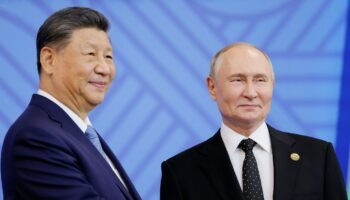 Le président russe Vladimir Poutine et son homologue chinois Xi Jinping, lors du sommet des Brics organisé à Kazan, le 23 octobre 2024.