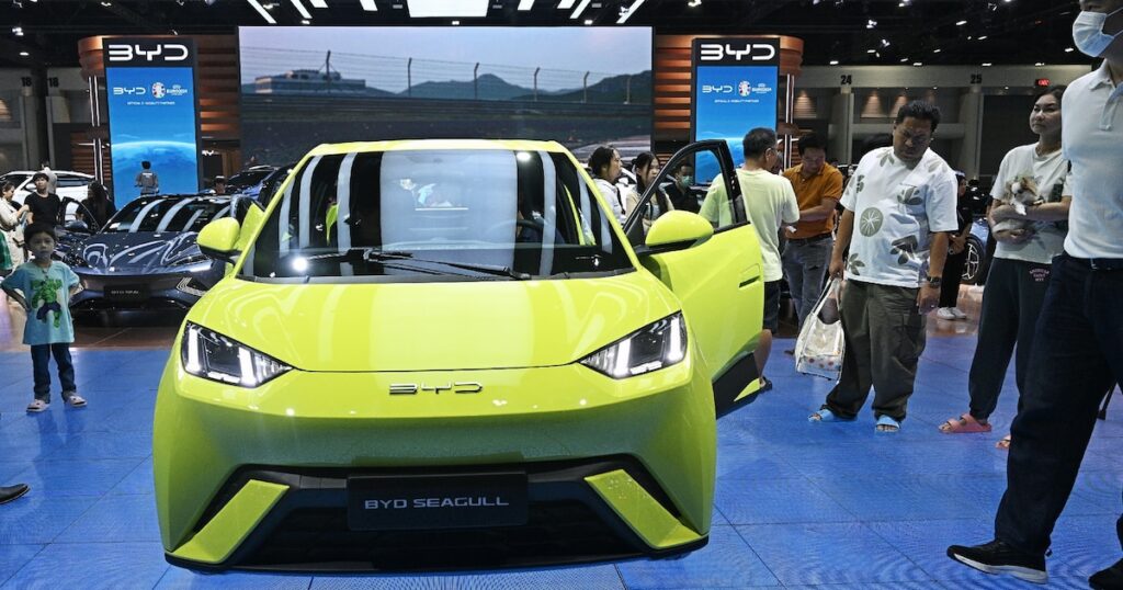 Le géant chinois des voitures électriques BYD va investir un milliard de dollars pour une usine en Turquie, avec une capacité de production de 150.000 voitures par an