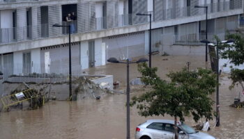 Inondations en Espagne : des enfants décédés, des images terribles d'un chaos "sans précédent"