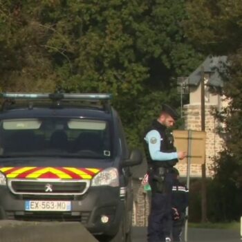 Côtes-d'Armor : un homme tué par un bloc de béton jeté d'un pont