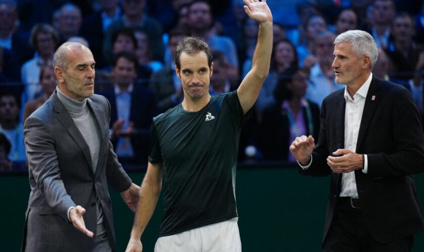 VIDEO. Masters 1000 de Paris-Bercy : le résumé de la défaite de Richard Gasquet, honoré pour son dernier match dans la salle parisienne