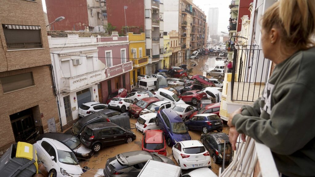 Inondations meurtrières en Espagne : comment expliquer un bilan aussi lourd ?