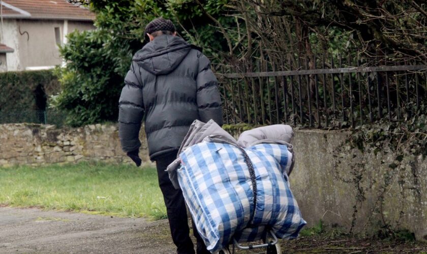 Trêve hivernale : la Fondation Abbé Pierre appelle au maintien des aides en cas d'impayés de loyers, un "principe posé par la loi" mais "remis en cause"