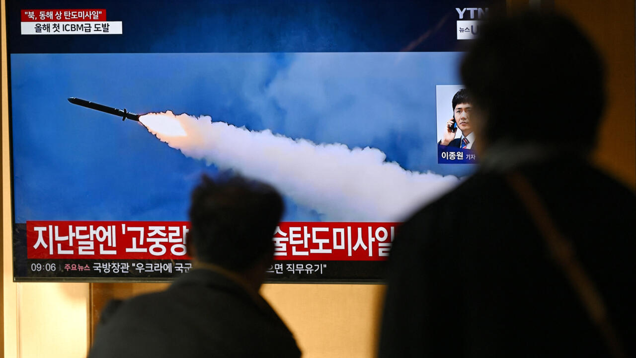 Pyongyang tire un missile balistique qui surpasse les temps de vol habituels, selon Tokyo