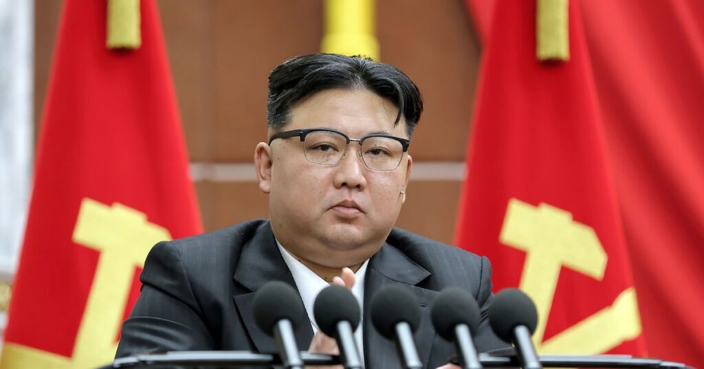 Le numéro un nord-coréen Kim Jong Un participe à un événement du Parti des Travailleurs de Corée, le 31 décembre 2023 à Pyongyang, d'après cette photo publiée par l'agence officielle nord-coréenne KCNA