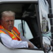 Présidentielle américaine, en direct : Donald Trump pose dans un camion poubelle après la gaffe de Biden, une réponse réussie ?