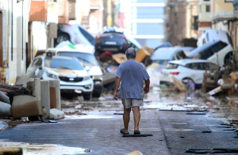 Les victimes des inondations témoignent: "Le niveau de l'eau a commencé à monter à l'intérieur de la voiture"