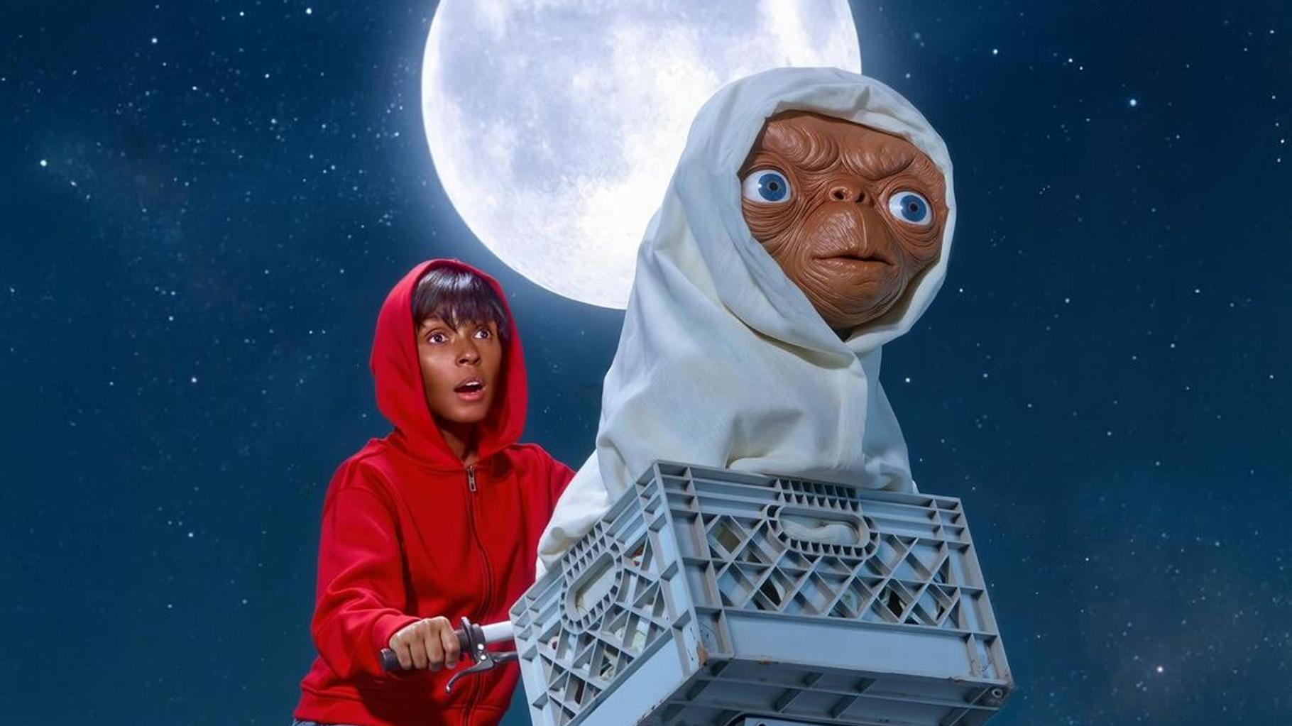 Janelle Monáe déguisée en E.T pour Halloween est sûre de garder son titre de « HalloQueen »