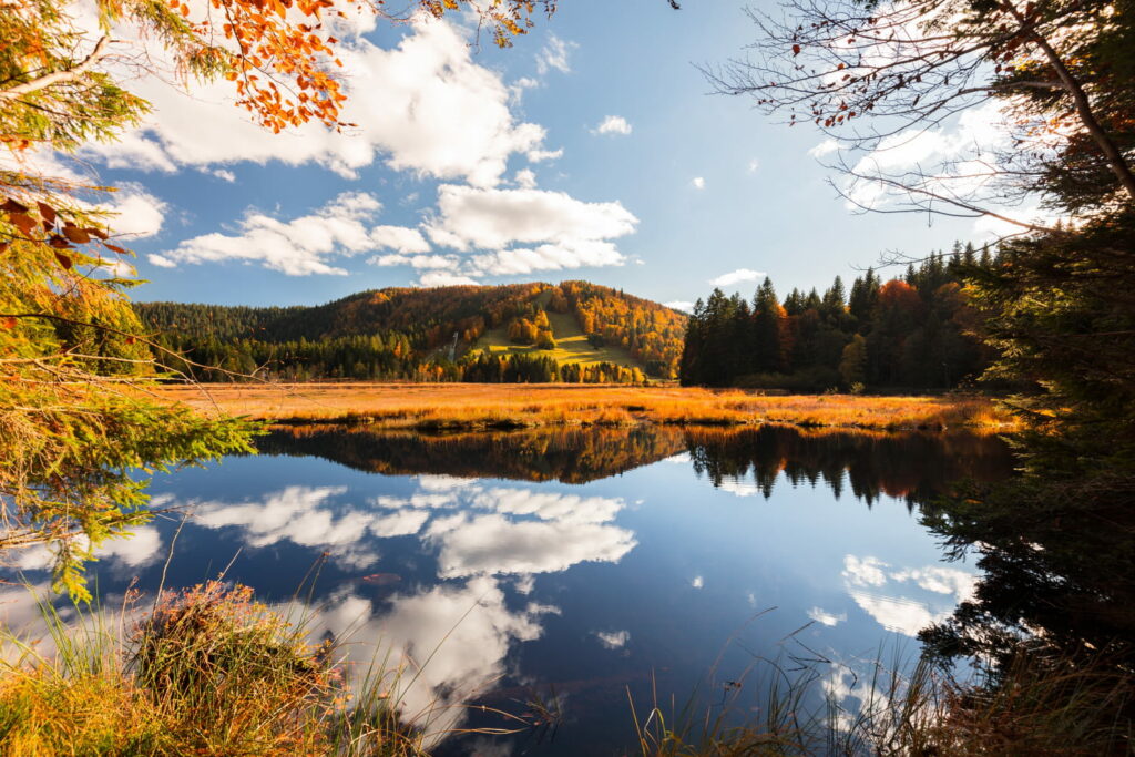 Cet endroit en France a des airs de Canada, il offre un paysage à couper le souffle