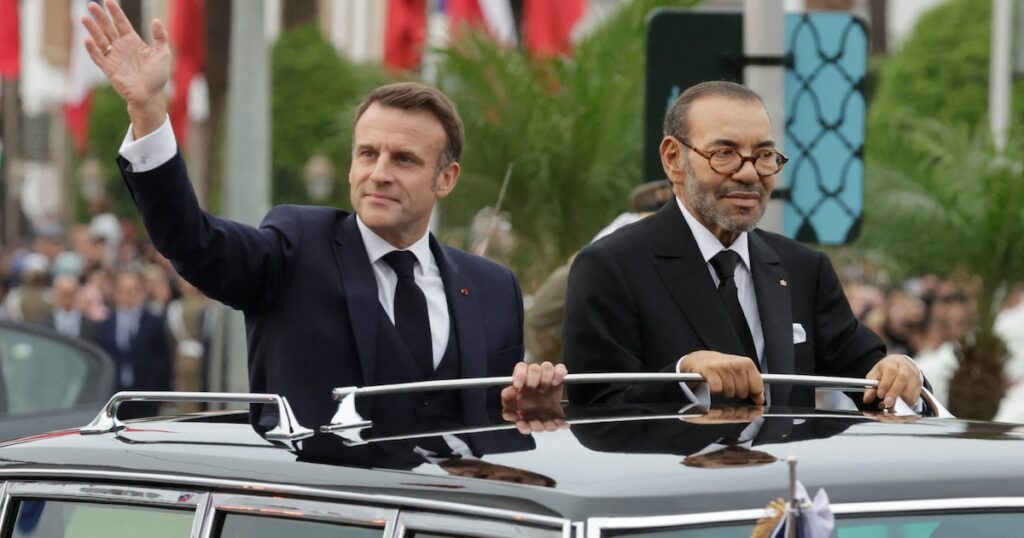 Emmanuel Macron est arrivé, lundi 28 octobre 2024, au Maroc, accueilli en grande pompe par le roi Mohammed VI, pour une visite d'Etat.