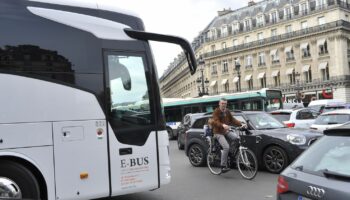 Zone à trafic limité à Paris : "J'entends beaucoup d'inquiétudes et beaucoup sont infondées", assure Ariel Weil, maire PS de Paris Centre