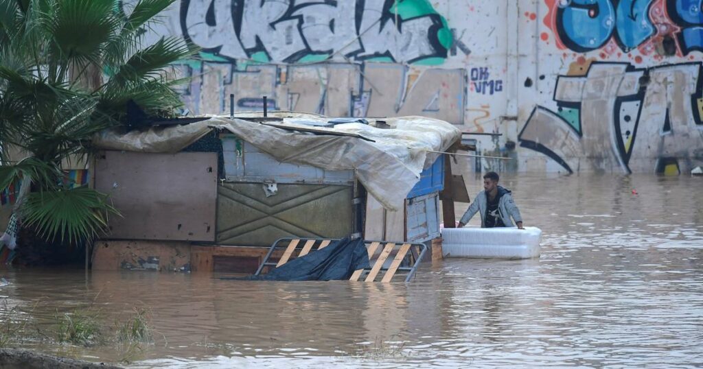 À Paiporta, épicentre des inondations : “plus rien ne sera jamais comme avant”