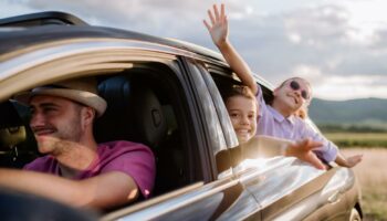 5 accessoires pour voyager en voiture avec vos enfants