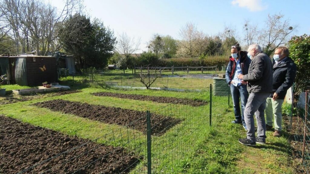 A Fleury-Mérogis, un collège va pousser sur les jardins familiaux