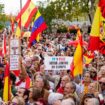 À Madrid, des milliers de manifestants défilent pour demander la démission de Pedro Sanchez