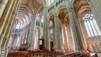 Abbé Pierre : les archives de l'Église dressent le portrait d’un «grand malade mental»