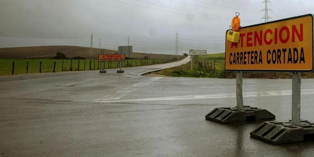 Andalucía mantiene 23 carreteras cerradas al tráfico por los efectos de la DANA