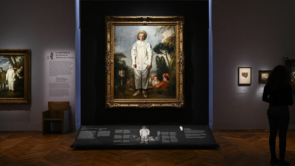 Au Louvre, une restauration qui révèle le « Pierrot » de Watteau