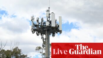 Australia news live: Telstra and Optus shut down 3G network; Crisafulli and deputy to form interim cabinet in Queensland