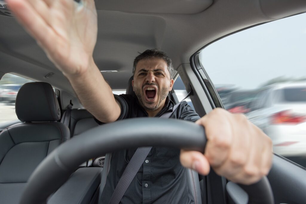 Automobilistes, deux-roues et piétons: Sur la route, "tout le monde a peur de tout le monde"