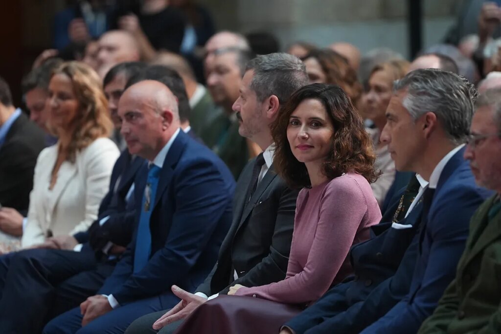 Ayuso rechaza reunirse con Sánchez en Moncloa tras las "gravísimas acusaciones" lanzadas por el presidente sobre ella y su pareja