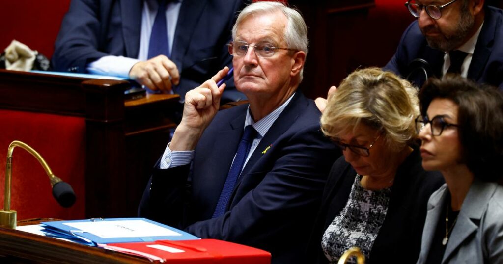 Ballotté par des injonctions contraires, le gouvernement Barnier expérimente les couacs