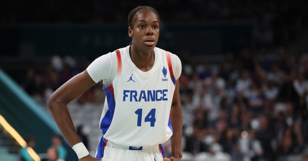 Basket : Dominique Malonga devient la première française de l’histoire à réussir un dunk dans un match officiel