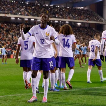 Belgique-France : malheureux avec le PSG, Randal Kolo Muani continue de sourire avec les Bleus grâce à son doublé