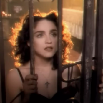 Björk, Madonna, Mylène Farmer… : voici 8 clips qui ont fait polémique