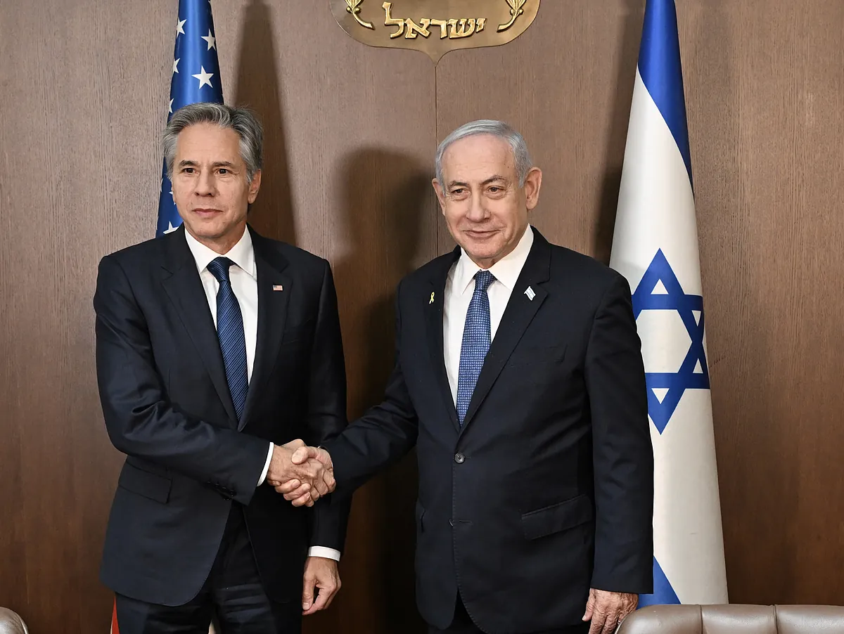 Blinken se reúne con Netanyahu para tratar la amenaza iraní "y la necesidad de unir fuerzas frente a ella"