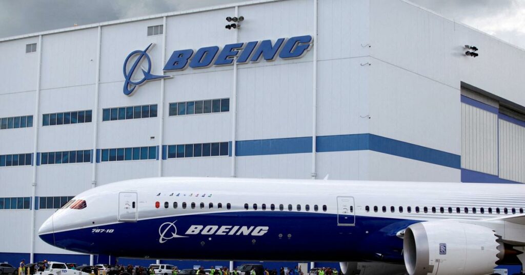 Boeing annonce supprimer 17.000 emplois et retarde d’un an le premier 777X