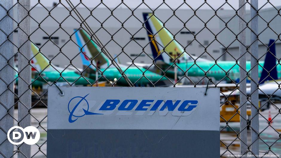 Boeing says it may raise $25 billion as Seattle strike bites