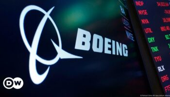 Boeing to lay off 10% of staff, delay first 777X delivery