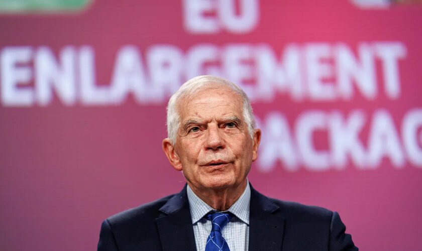 Borrell lamenta que Georgia se esté alejando "de los valores de la UE" y Bruselas apunta a Putin: "Los vuelos desde o hacia Rusia aumentan significativamente"