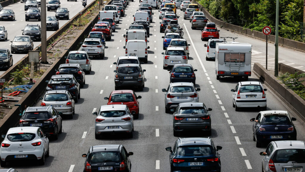 Bouchons sur les routes : les conseils pour consommer moins de carburant