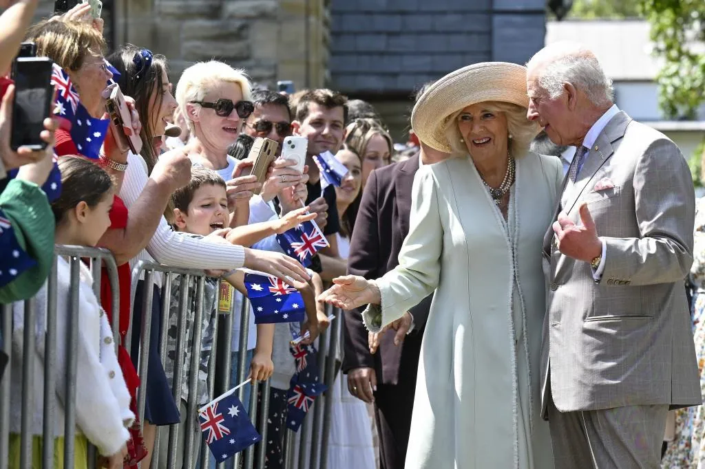 Carlos III hace un elogio de la democracia y de la brevedad en el arranque de sus actos oficiales en Australia